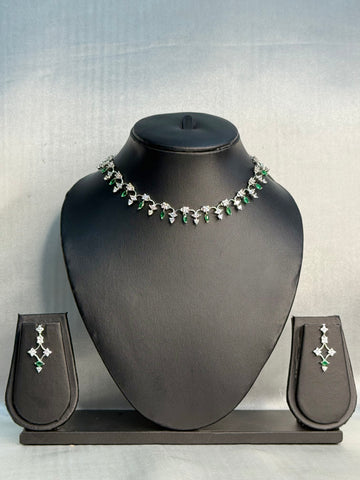 Emerald Whisper Necklace | LB102