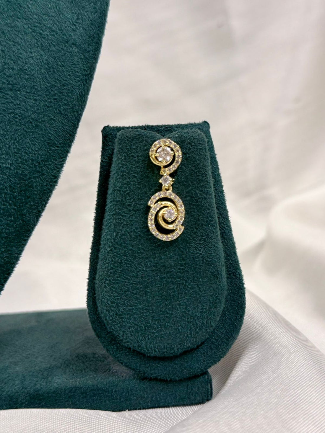Elegant Gold Finish Spiral Design Necklace Set with Diamond Look Stones,llb427