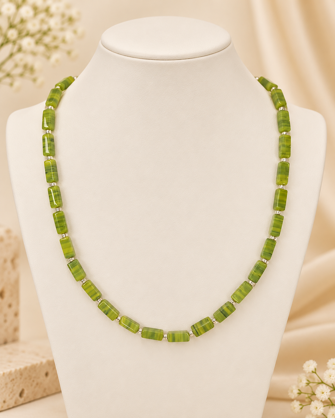 Green Beaded Necklace  | 12107981