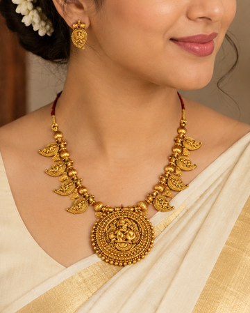 Antique Gold Round Pendant Necklace Set | ONK252