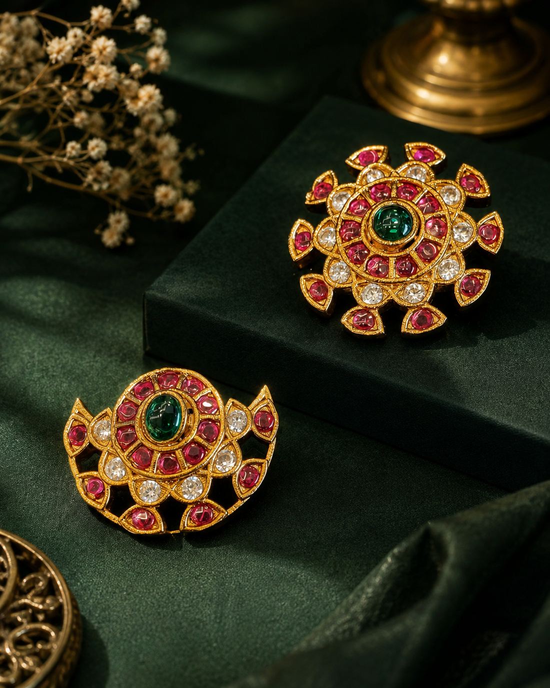Antique Gold Kemp Ruby Sunburst Disc Jada billa with Emerald Oval Centre | ONK222