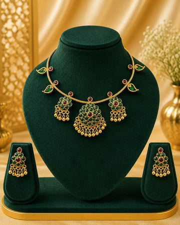 Antique Gold Emerald Cabochon Fan Pendant Leaf Torque Necklace Set | OL191