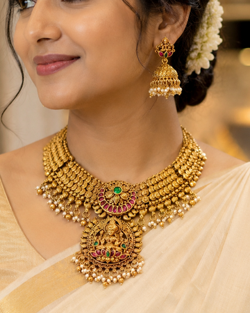 Antique Gold Goddess Lakshmi Collar Necklace Set | ONK98