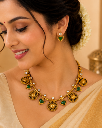 Antique Gold Filigree Disc Emerald Heart Polki Choker Necklace Set | OL104