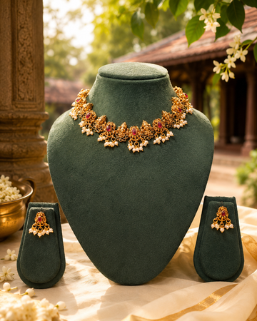 Antique Gold Ruby Oval Filigree Floral Cluster Choker Necklace Set | OL121