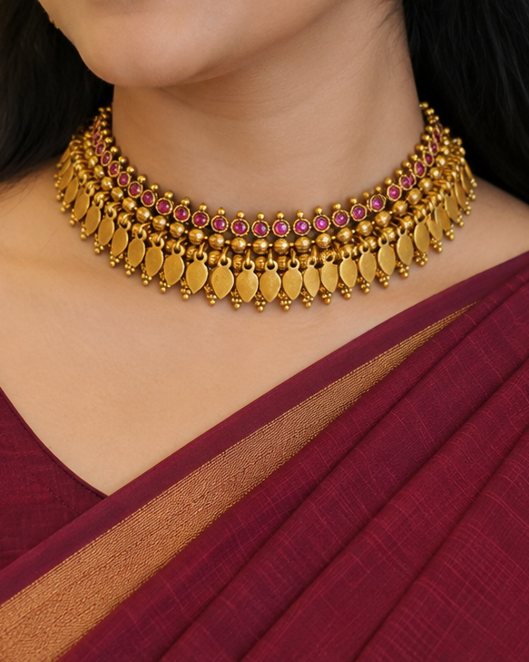 Antique Gold Ruby Elakkathali Leaf Charm Fringe Choker Set | OL84