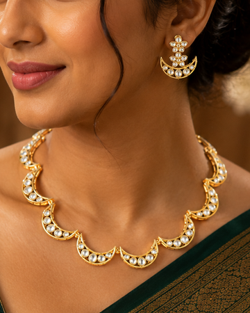 Gold Polki Kundan Crescent Moon Scallop Link Choker Necklace Set | OL269