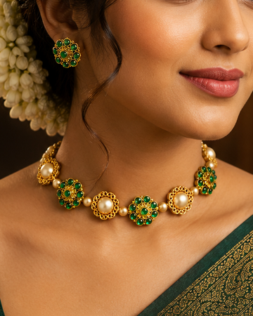 Antique Gold Emerald Cabochon Floral Choker Necklace Set with Studs | NVK2500