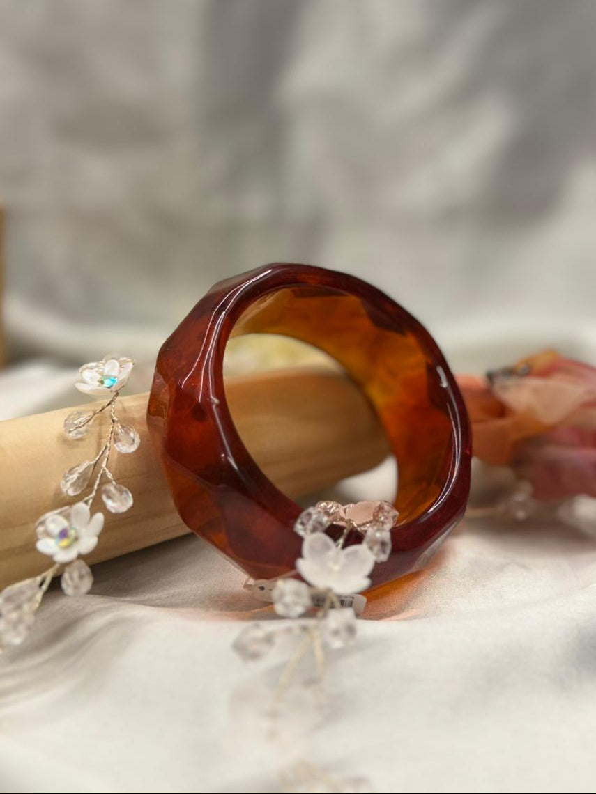 Handmade Amber Resin Bangle with Elegant Floral Accessories,llb313