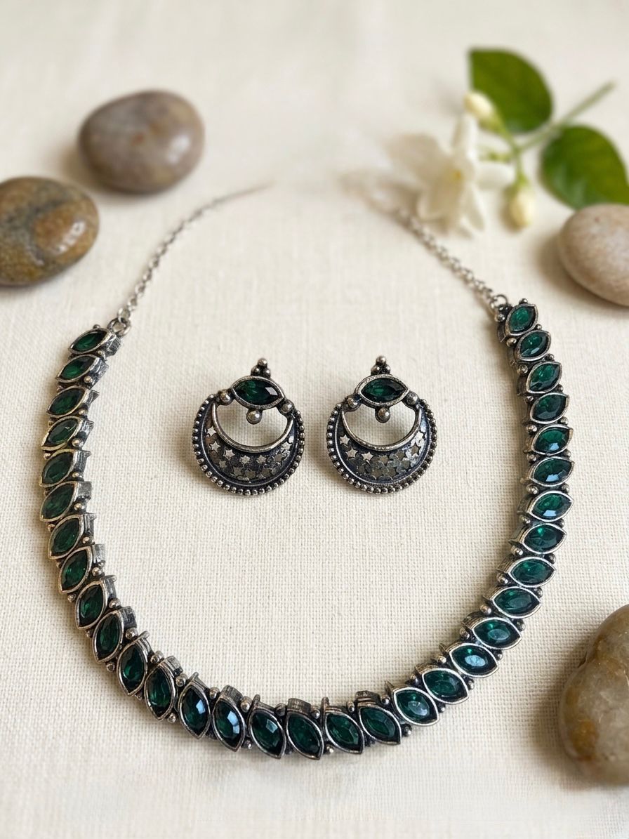 Emerald Green Oxidised Silver Necklace Set / LLB046