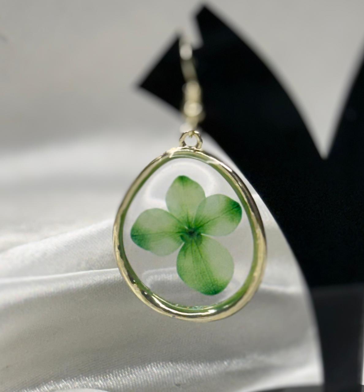 western look earring .llb579