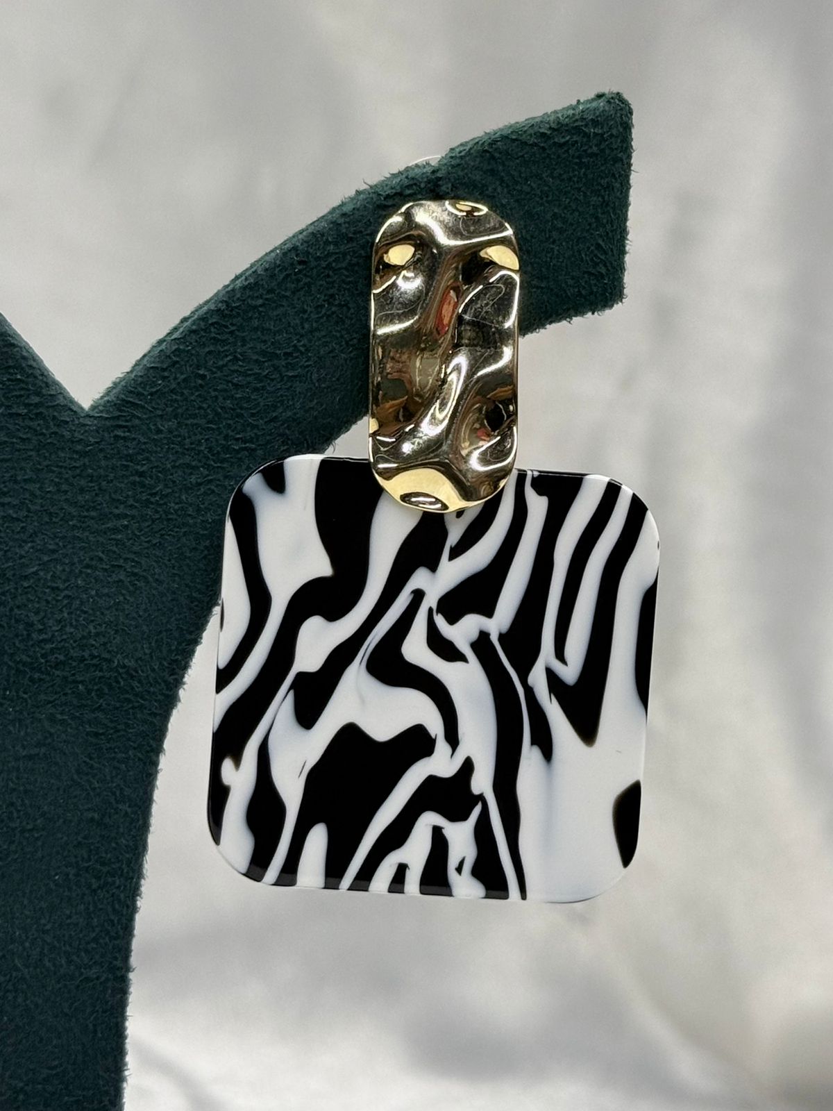 Black & White Abstract Acrylic Earrings with Gold Finish Studs,llb553