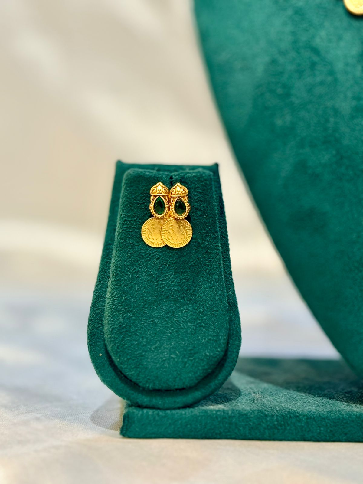 Gold Coin Kasu Necklace & Earring Set with Emerald Stones | llb060