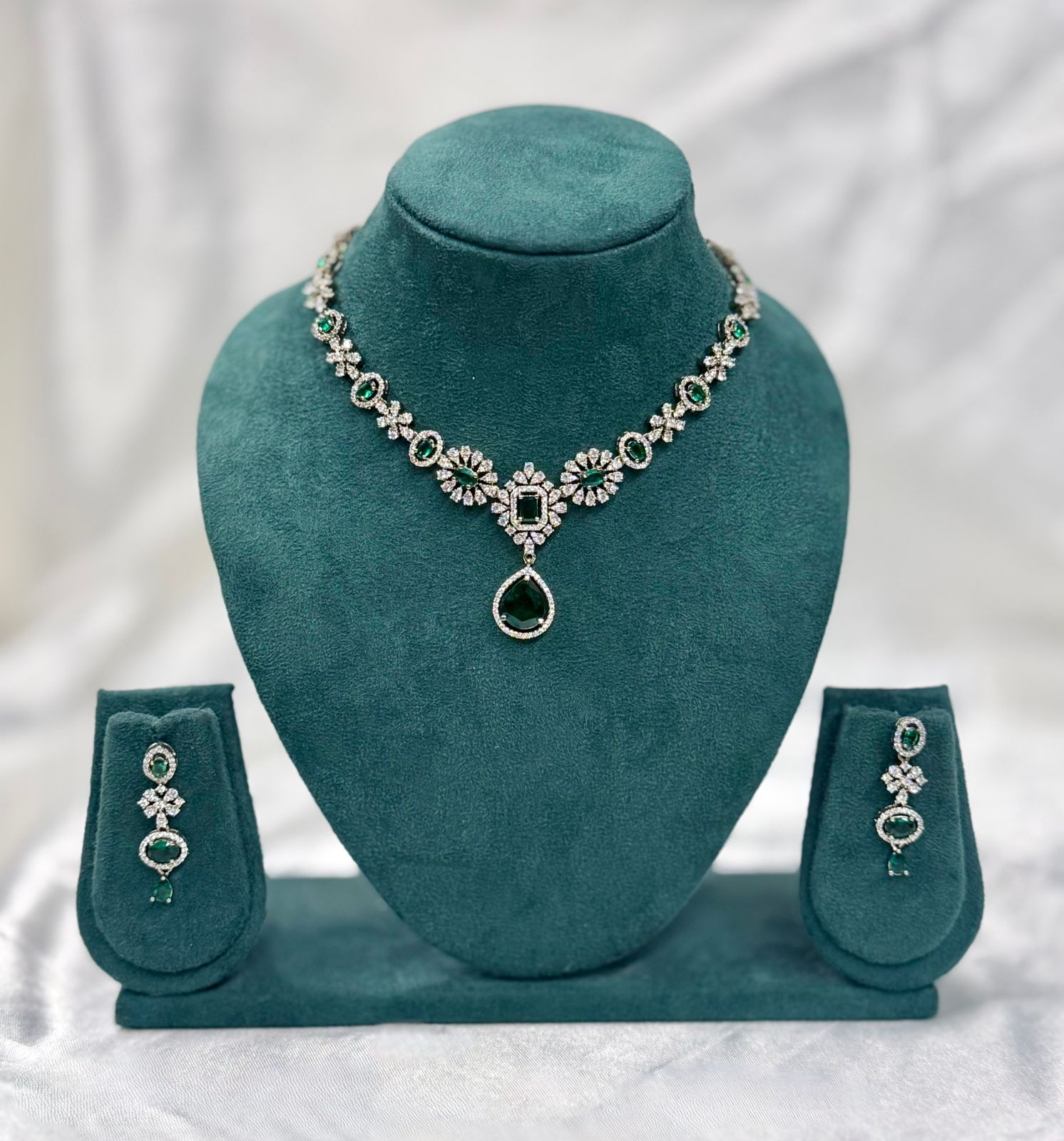 Luxury Emerald Green Diamond Look Necklace Set with Drop Pendan,llb430