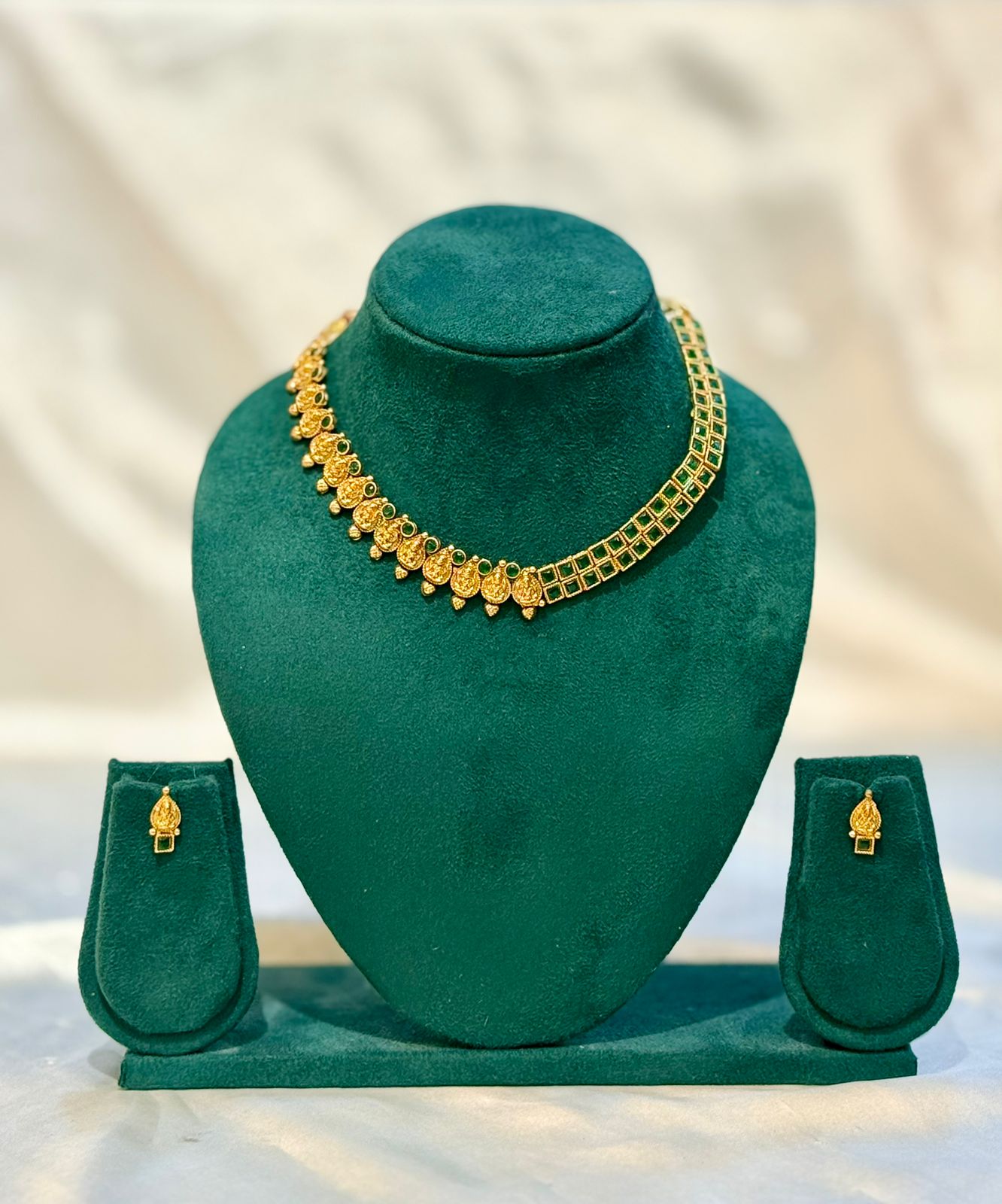 Lakshmi Kasu & Emerald Square Stone Necklace & Earring Set | llb065