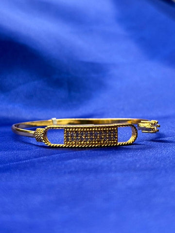 Elegant Gold Sleek Bangle with Stone Detailing – Modern Jewelry,LLB417