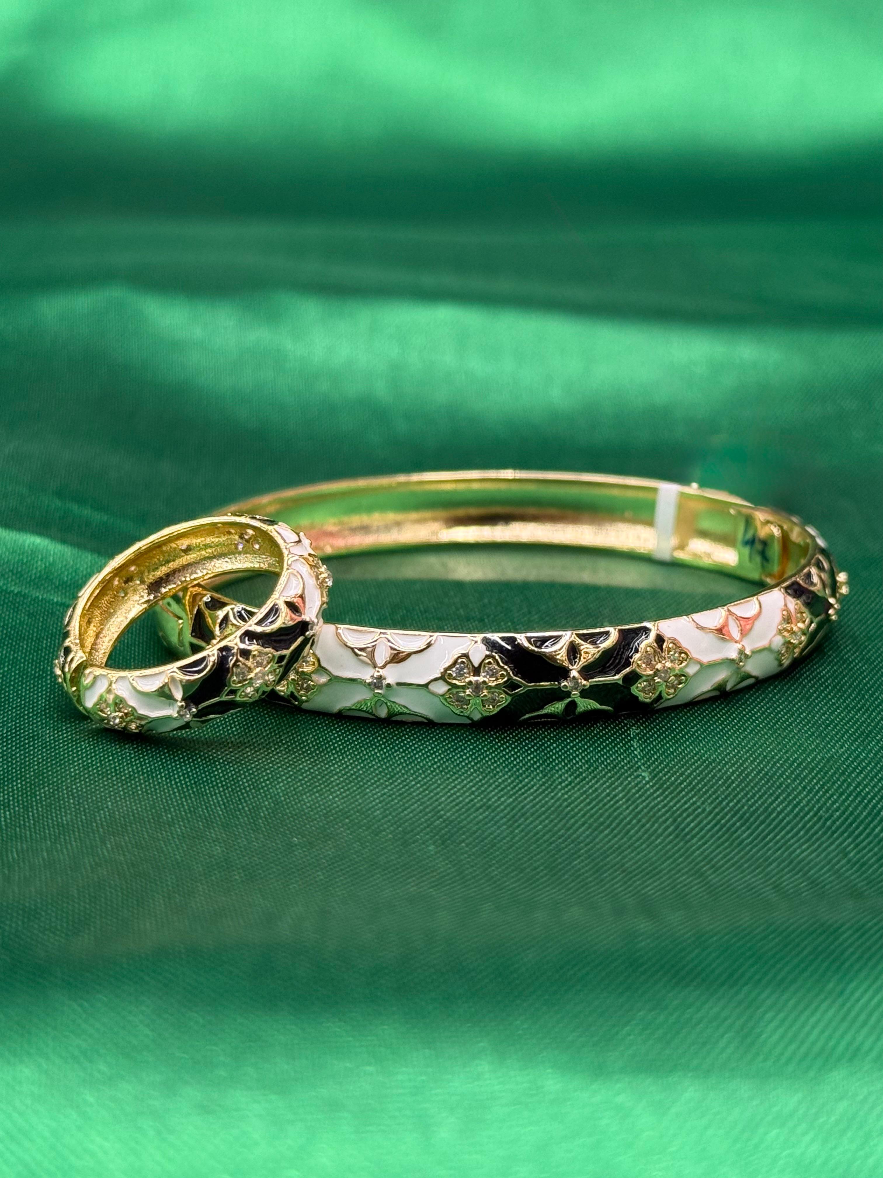 White & Black Enamel Gold Bangles – Elegant Floral Design,llbB419