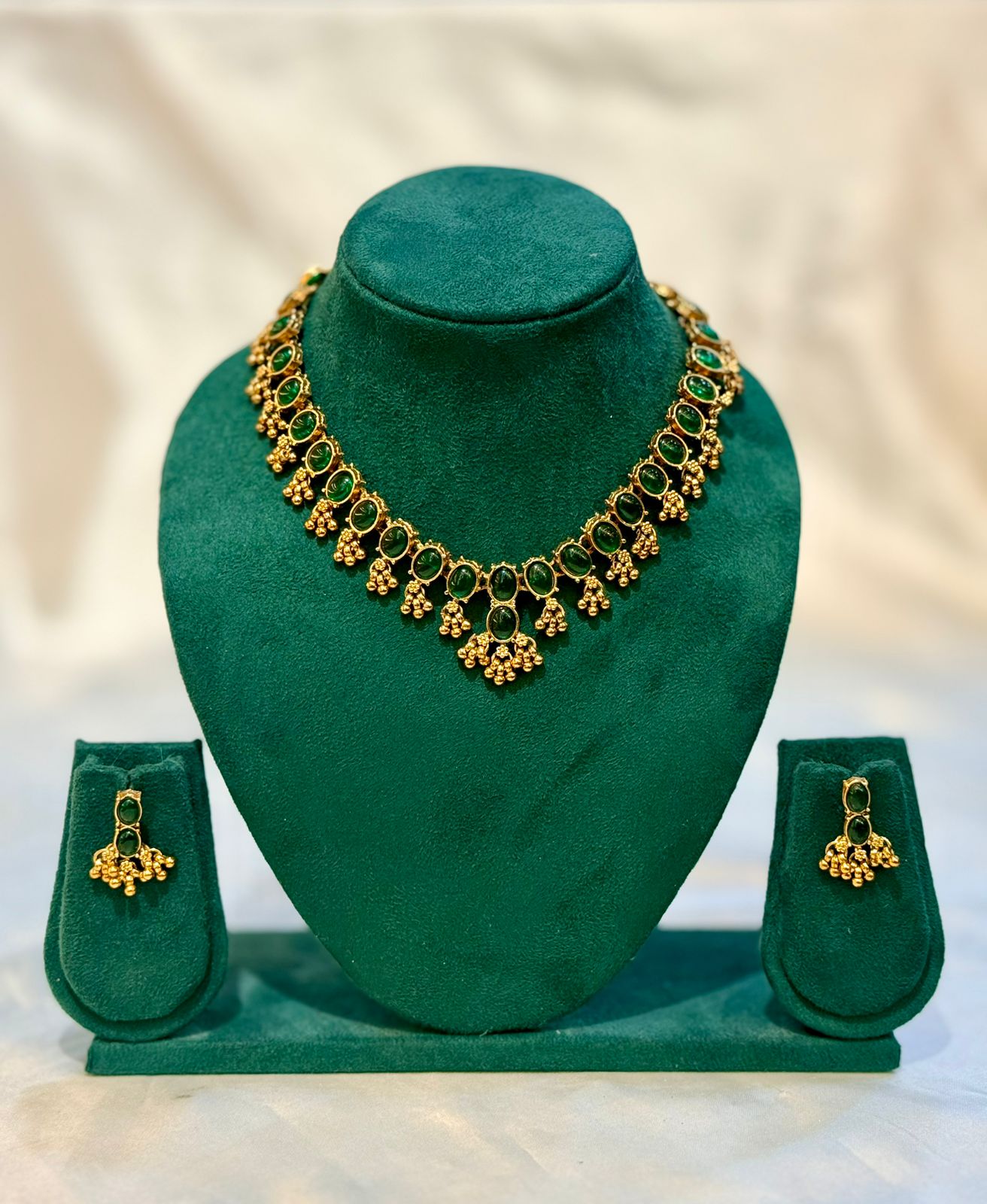 Emerald Oval Stone Gold Bead Drop Necklace & Earring Set | llb075