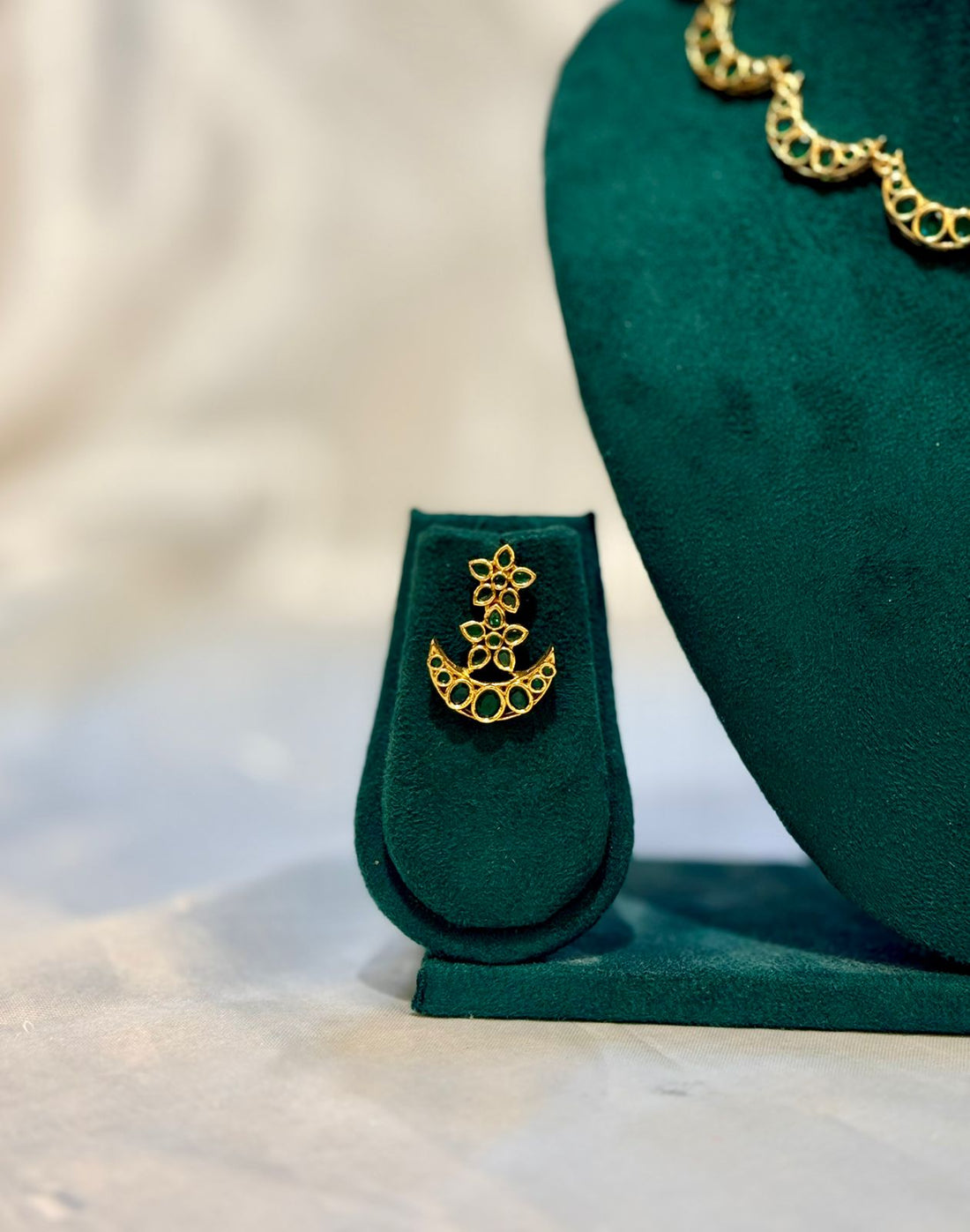 Emerald Crescent Moon Filigree Gold Necklace & Earring Set | llb077
