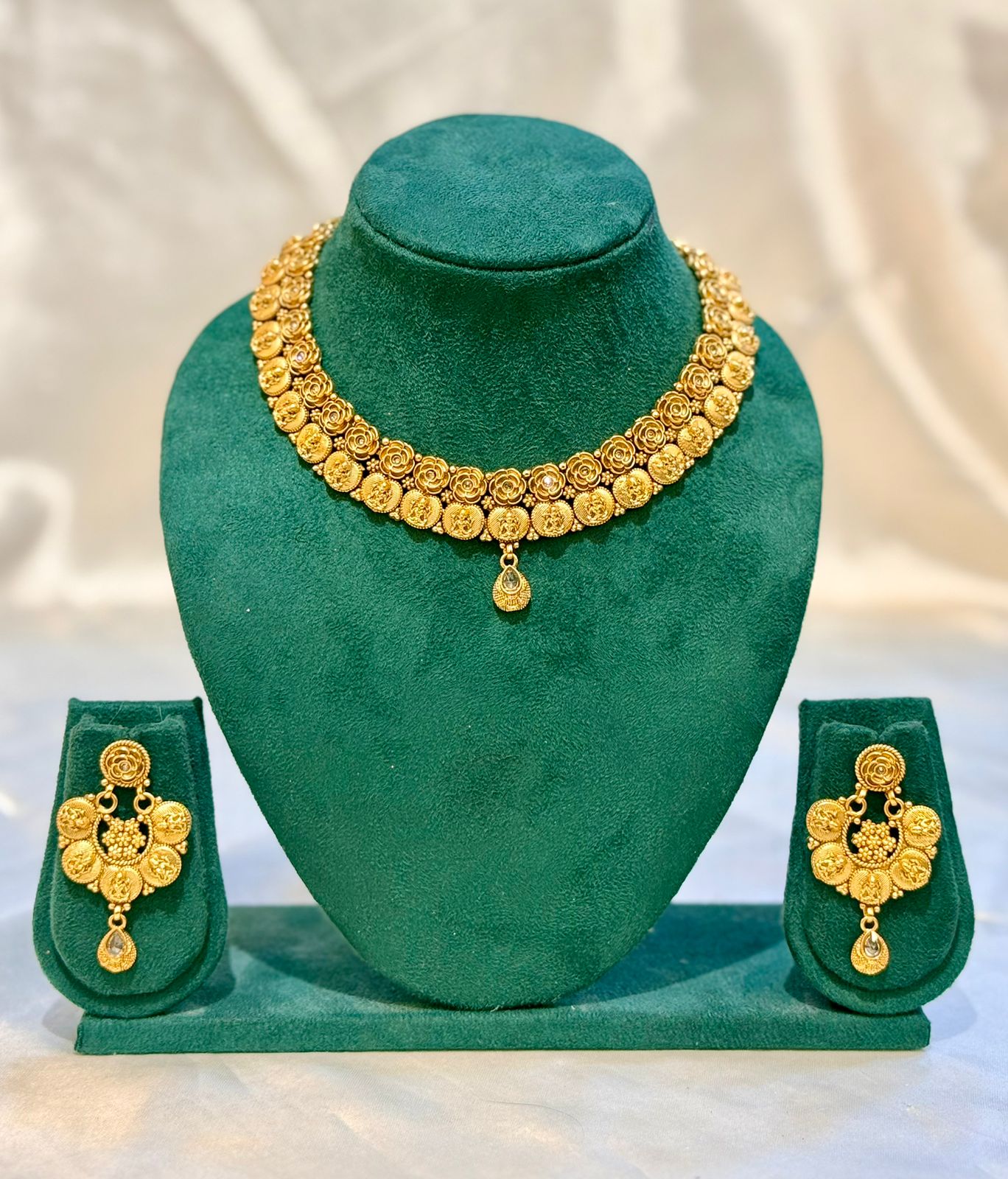 Antique Gold Rose Flower Lakshmi Kasu Choker Necklace & Chandbali Earring Set | llb080