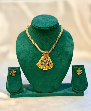 Antique Gold Floral Fan Pendant Triple Chain Necklace & Stud Earring Set | llb083