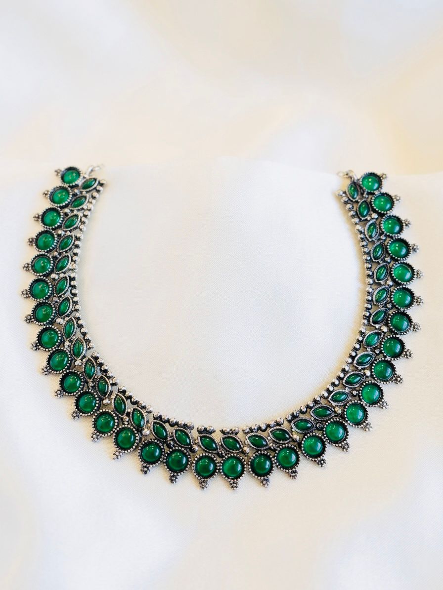 Green Oxidised Silver Necklace | llb044