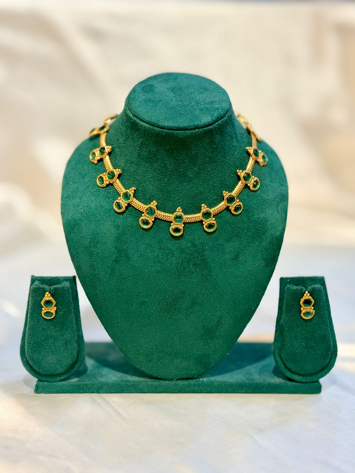 Antique Gold Emerald Hexagon Stone Choker Necklace & Stud Earring Set | llb093
