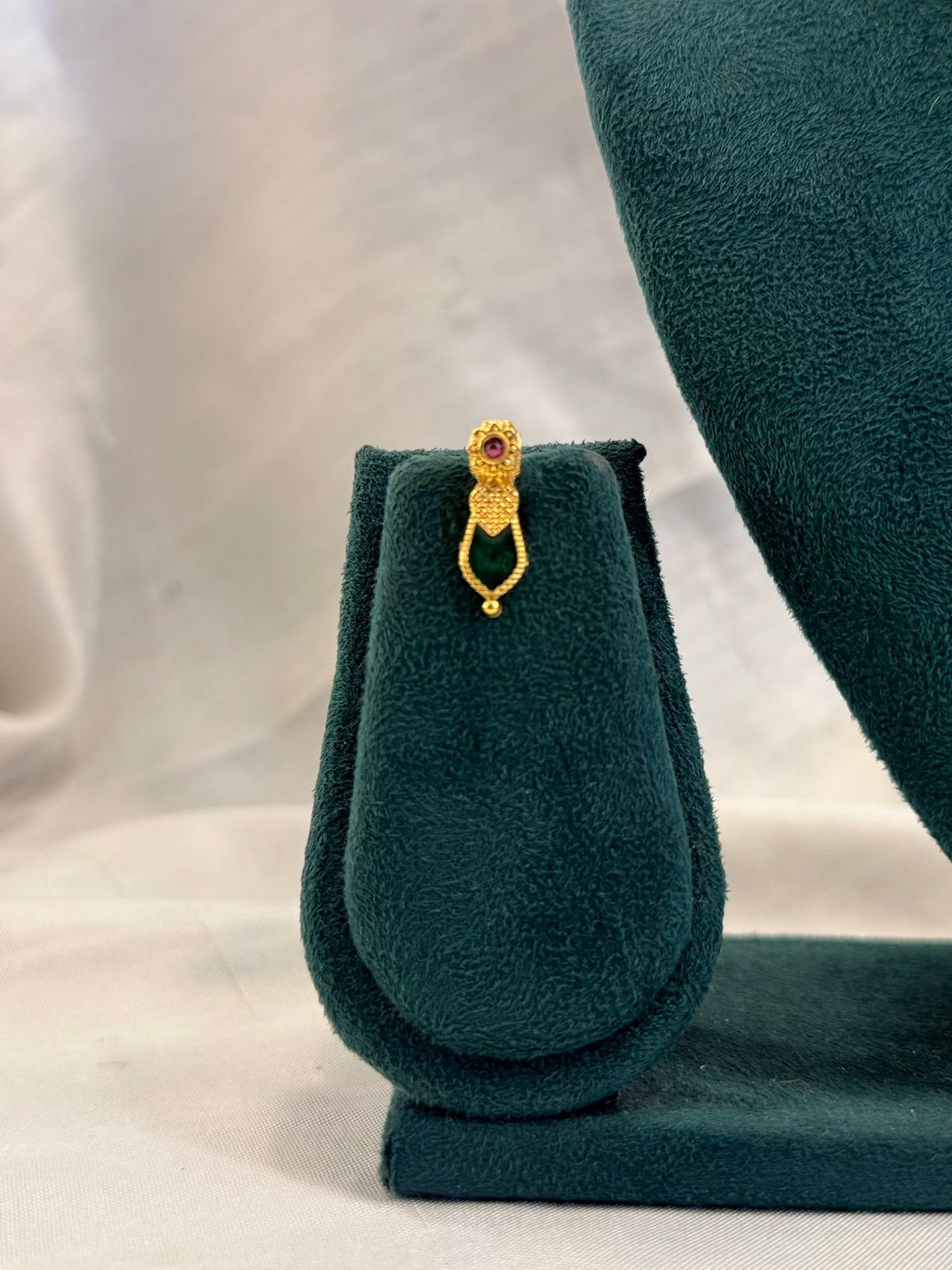 Antique Gold Emerald Teardrop Choker Necklace Set with Ruby Accents & Drop Earrings | llb951