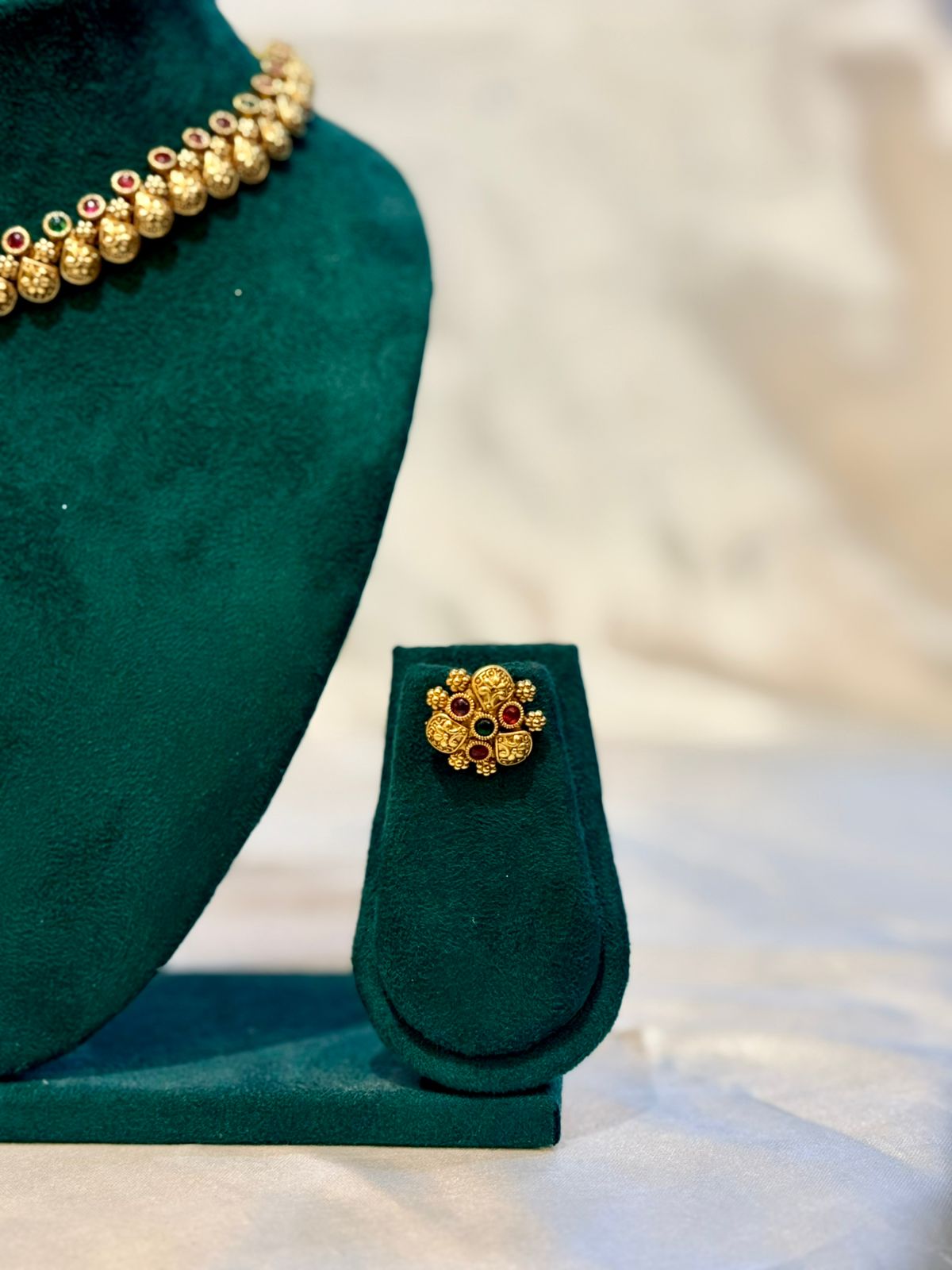 Antique Gold Ruby Emerald Floral Cluster Choker Necklace & Stud Earring Set | llb096