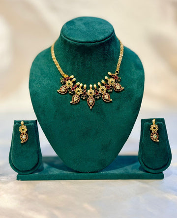 Antique Gold Ruby Kemp Floral Paisley Necklace & Drop Earring Set | llb098