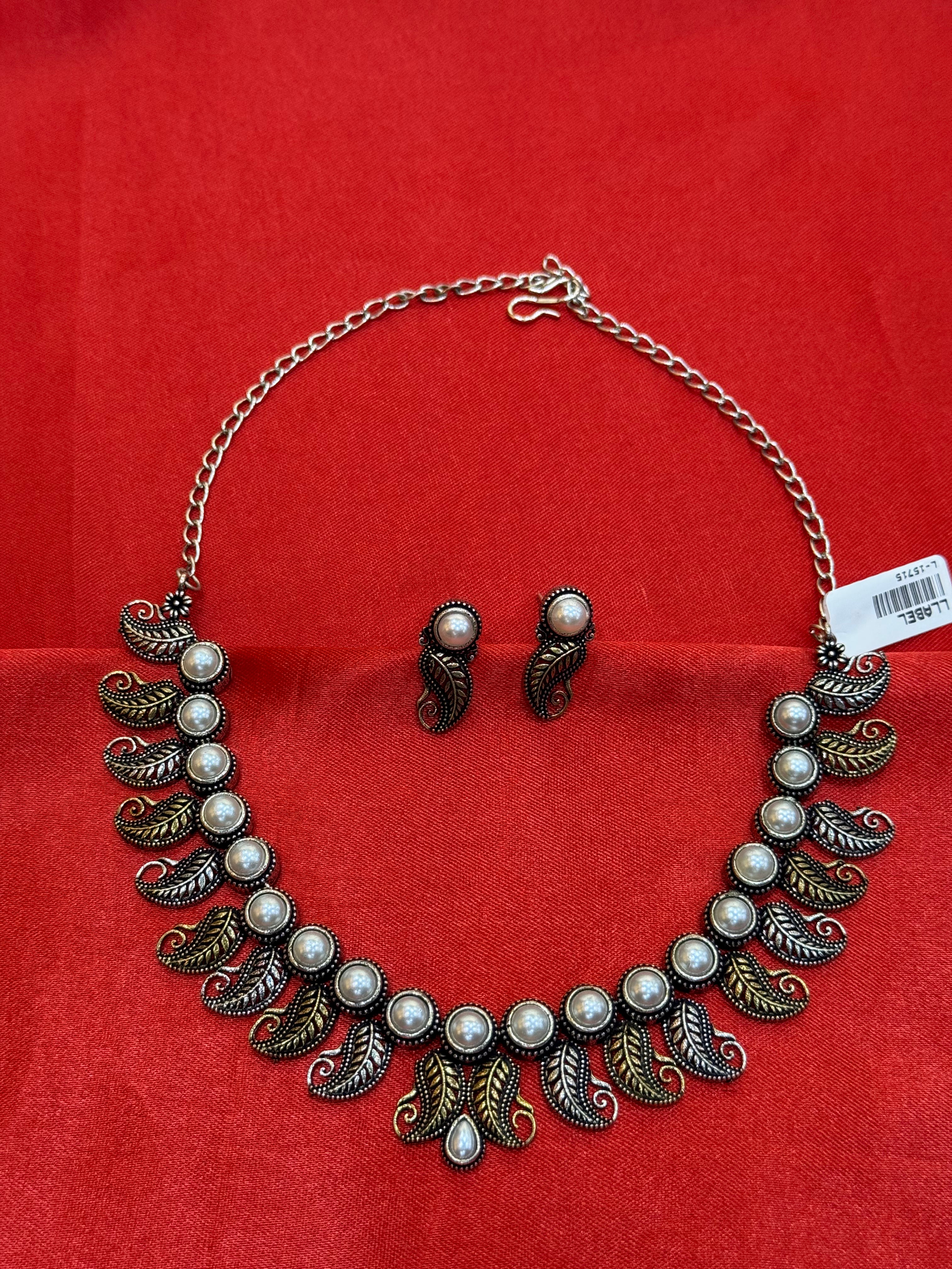 Elegant Antique pearl Leaf Necklace Set | LB118