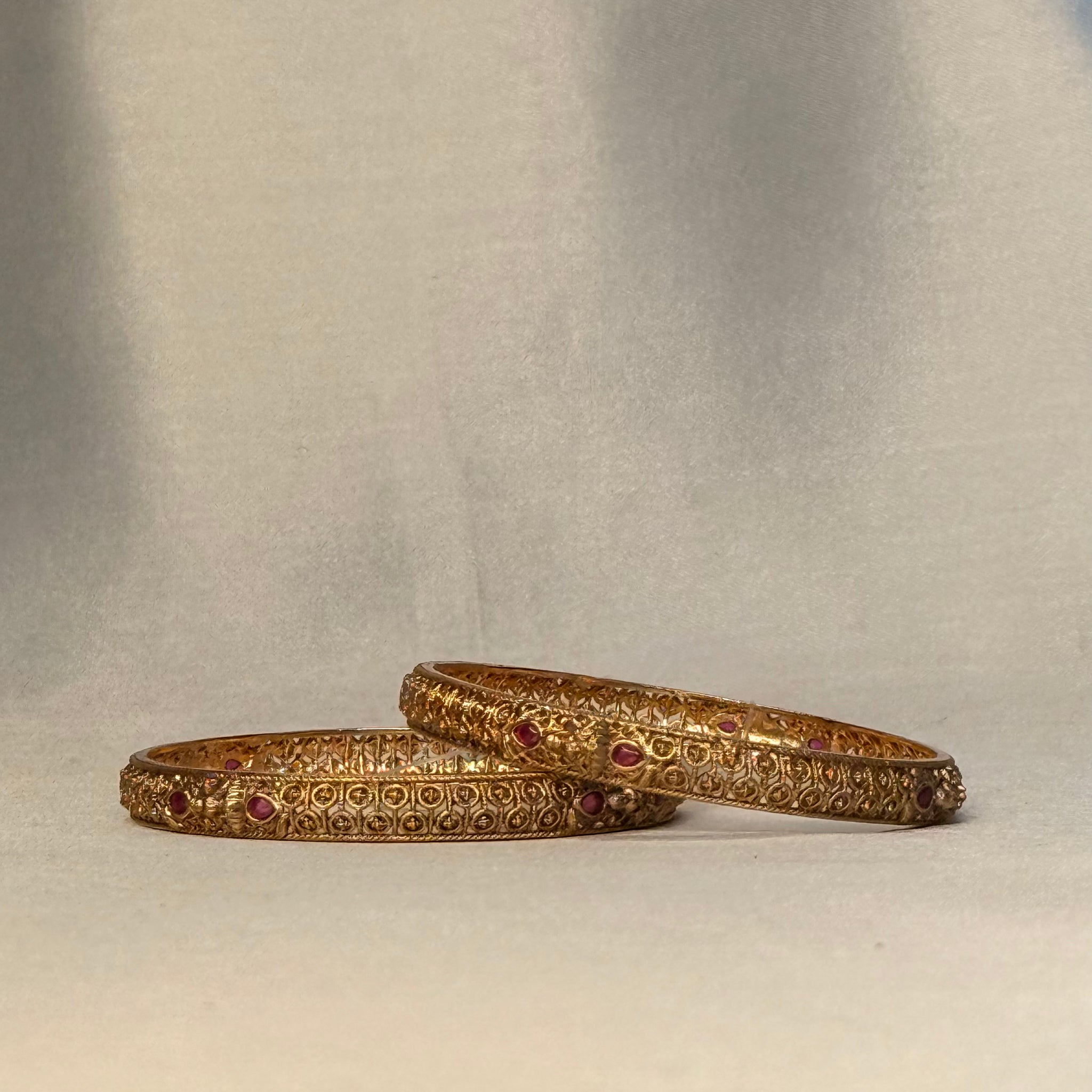 Antique Ruby Stone Bangle- 1 piece