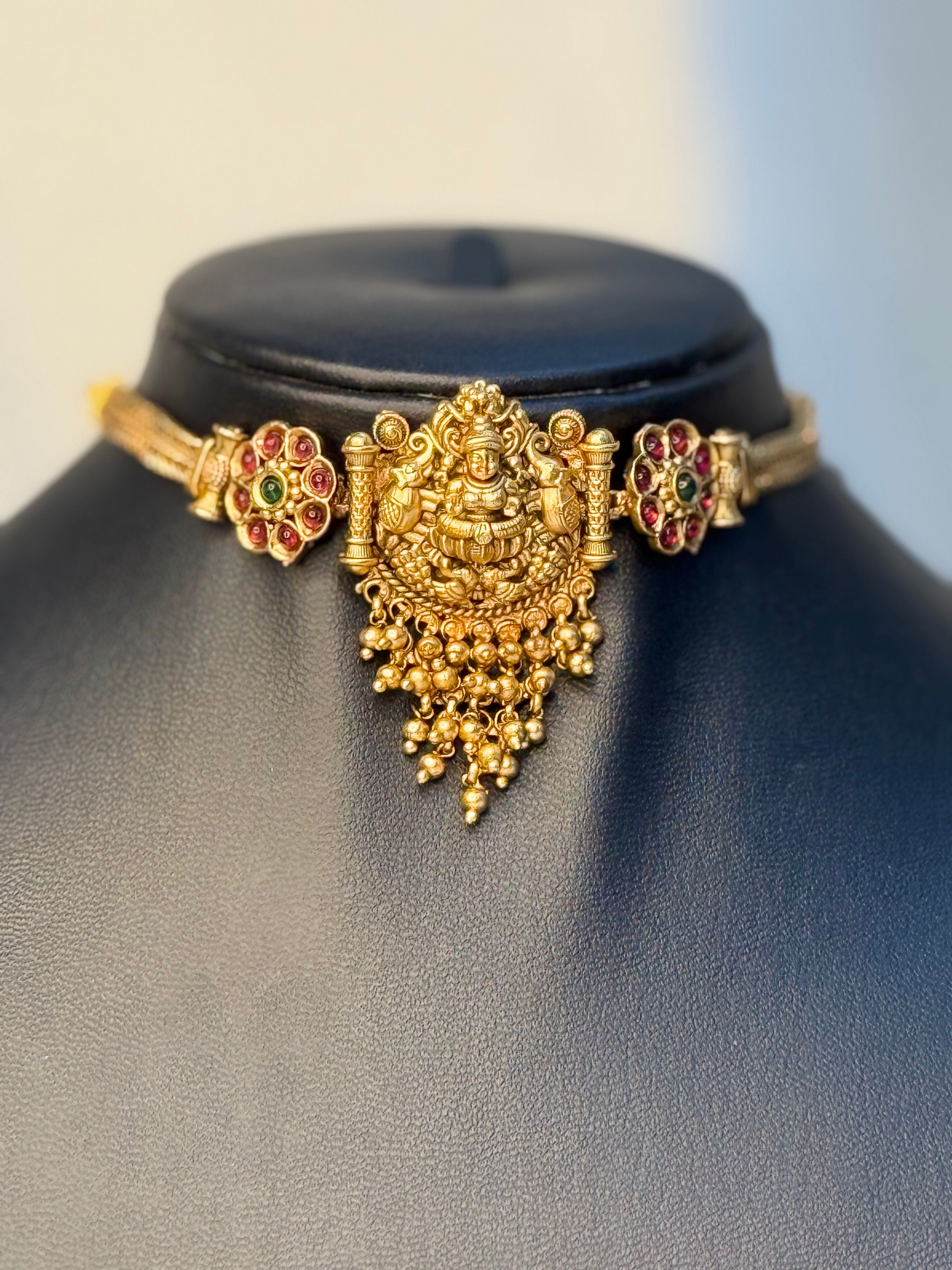 Lakshmi  Choker