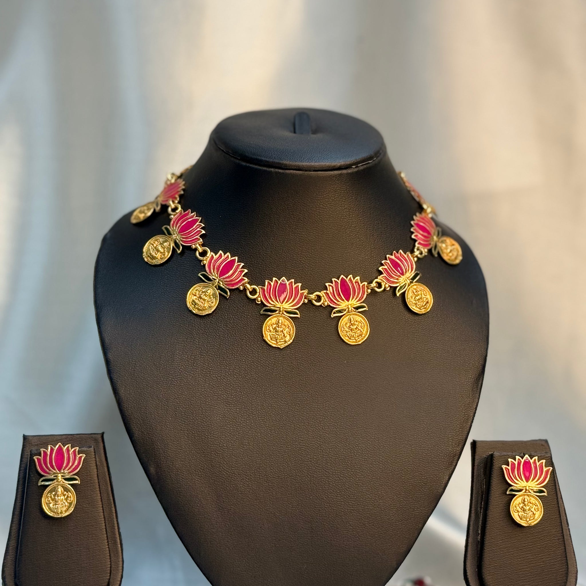 Lotus Kasu Necklace