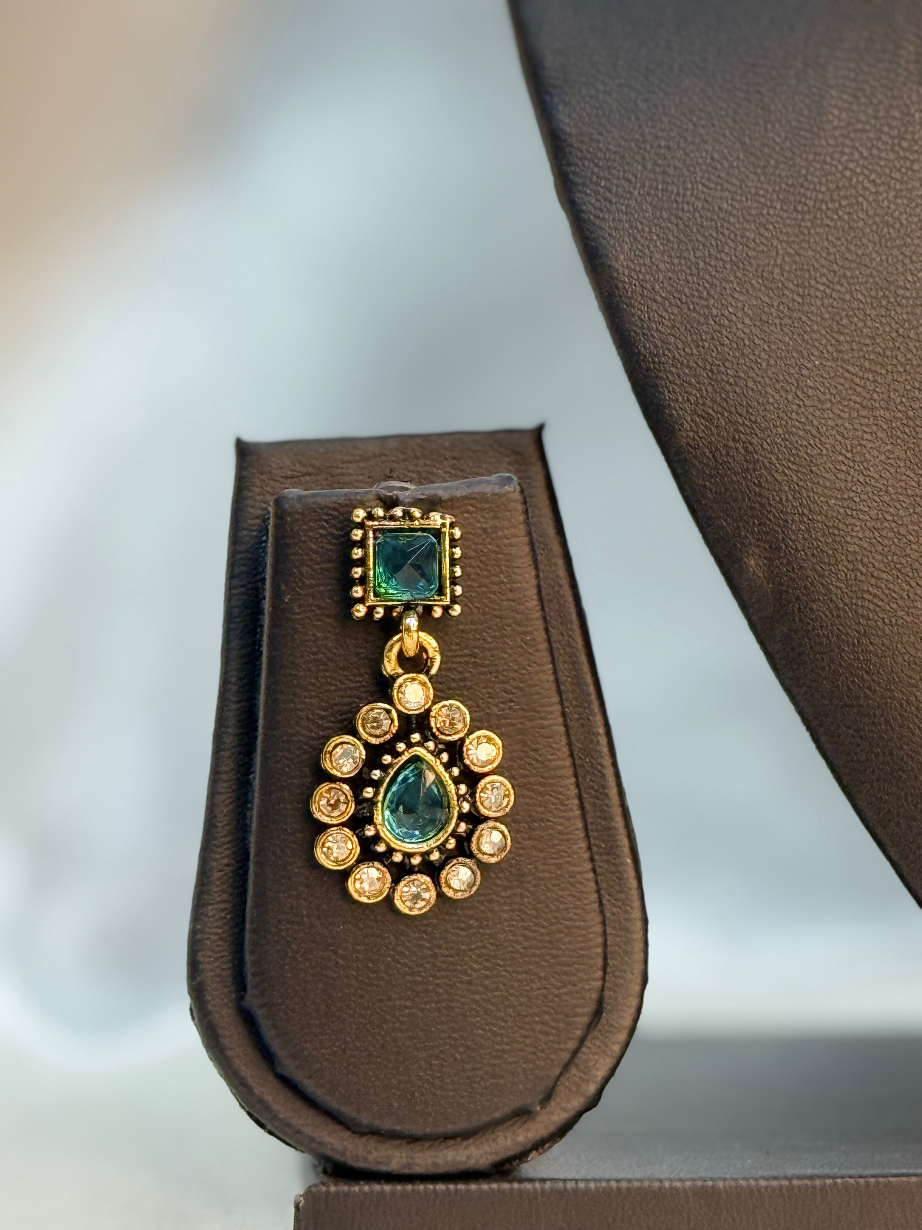 Anticlassic Necklace