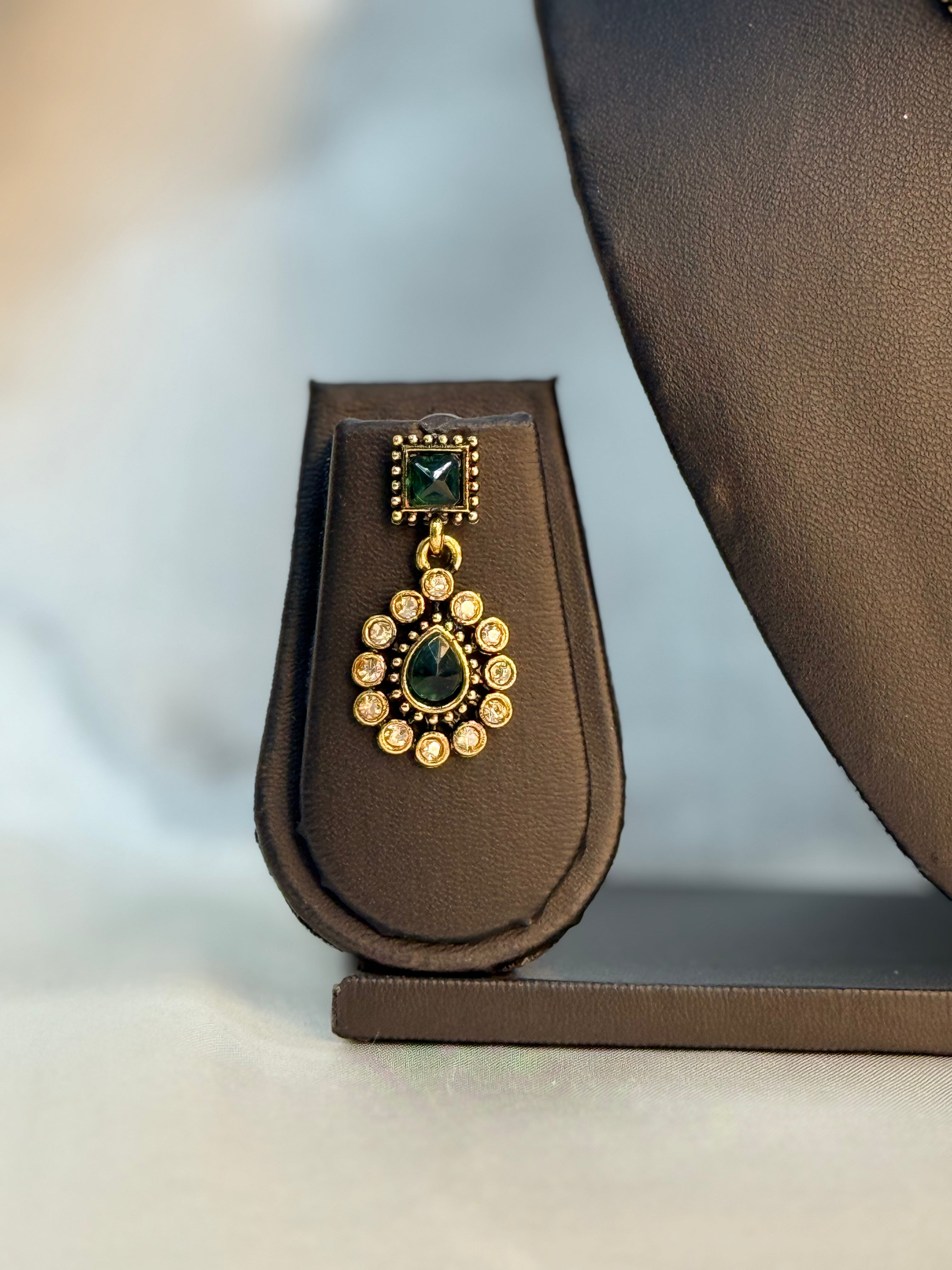 Anticlassic Necklace
