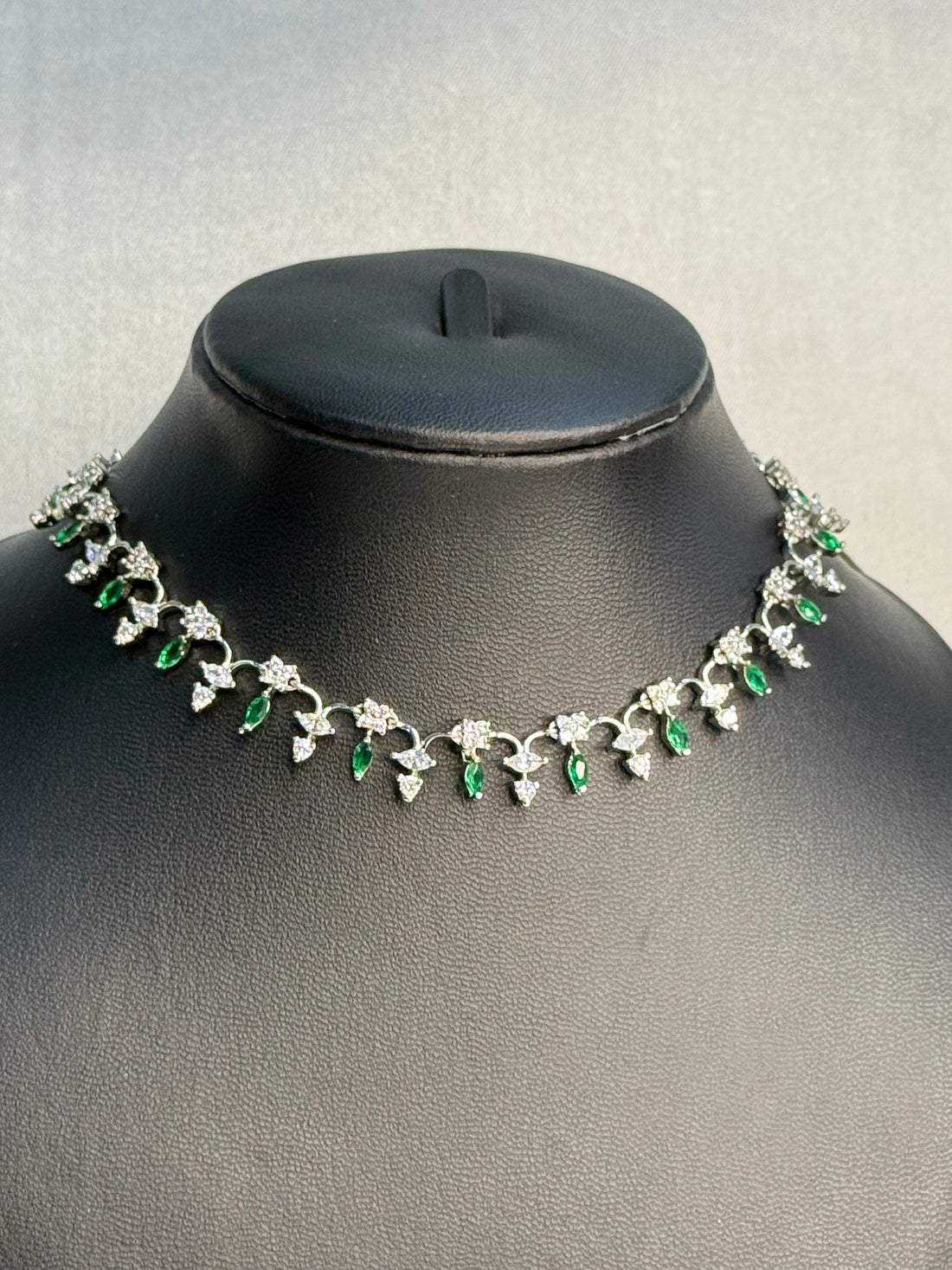 Emerald Whisper Necklace | LB102