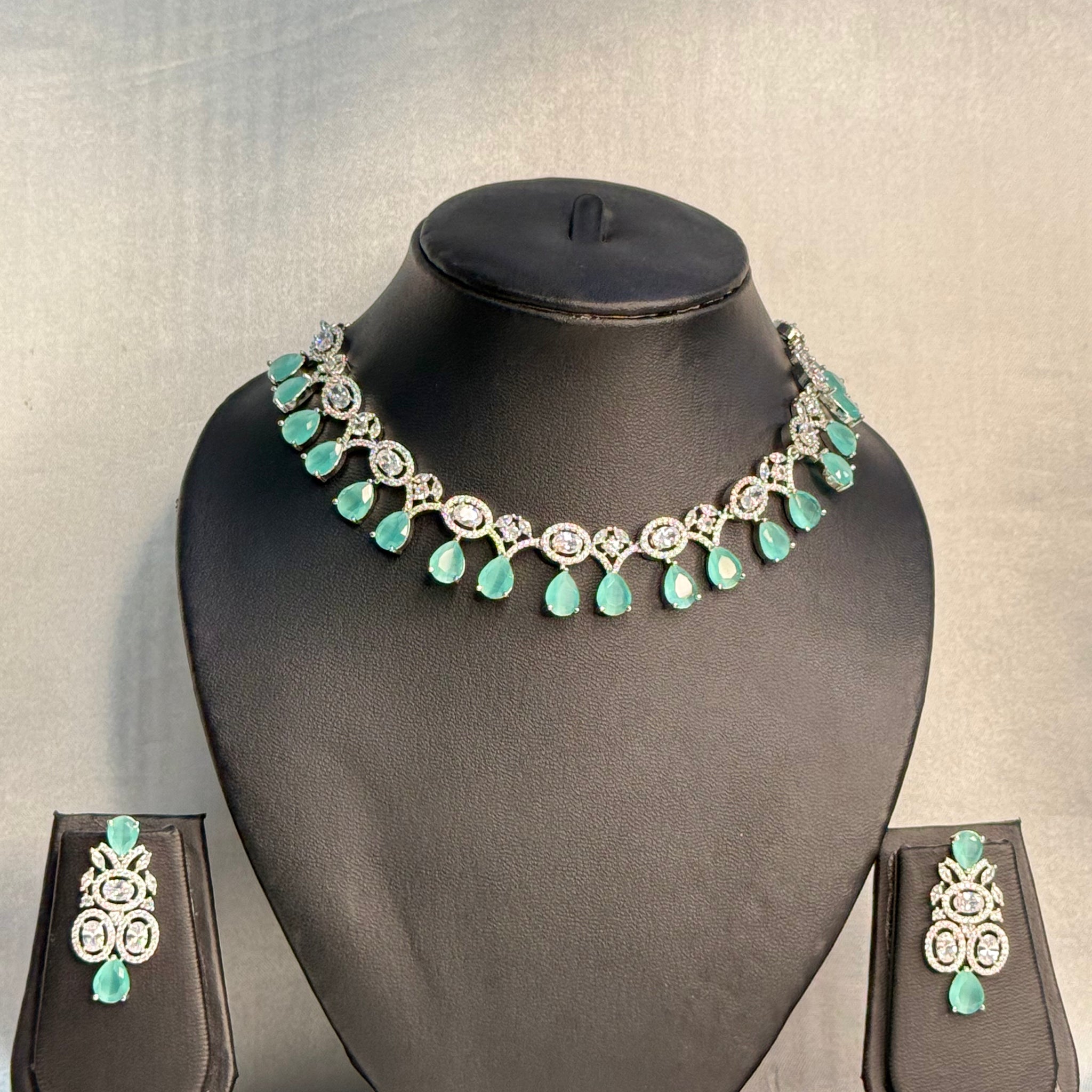 Emerald Drop Necklace | LB105