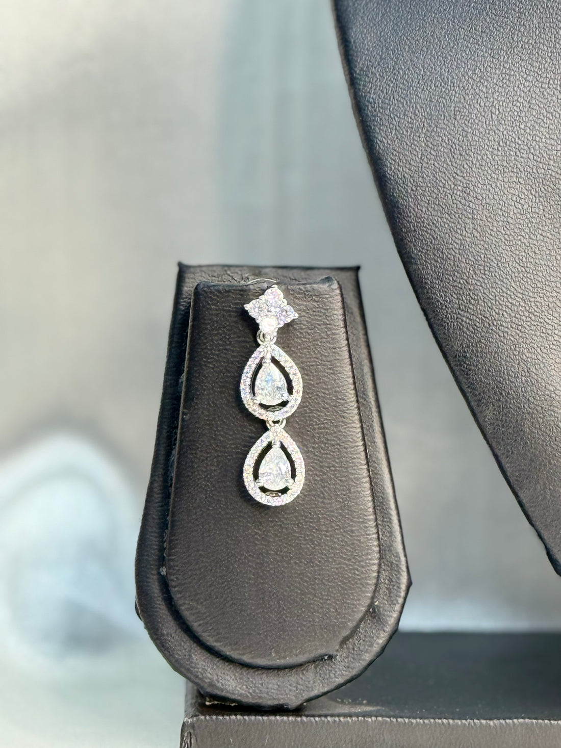 Pearluxe Spark Necklace | LB107