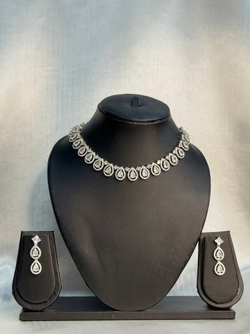 Pearluxe Spark Necklace | LB107