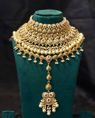 Traditional Bridal Jewellery Set with Pearl Beads and Gold-Tone Pendant | L8238