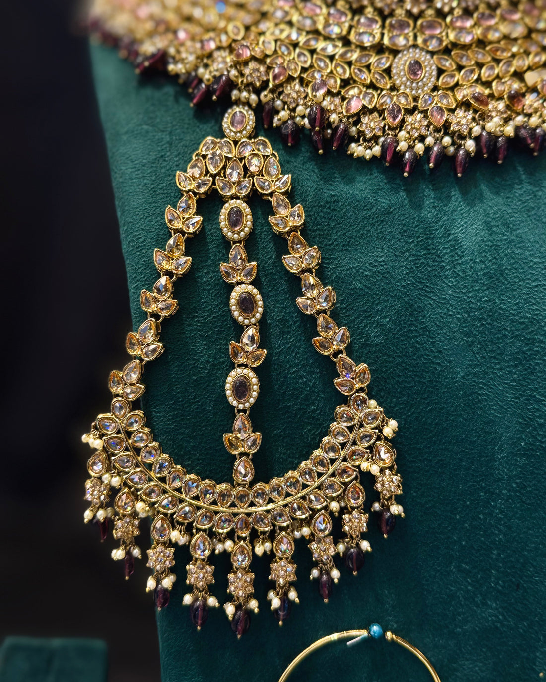 Gold Finish Bridal Choker Jewellery Set with Maang Tikka, Haath Phool and Nose Ring | L8690