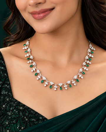 Elegant Emerald Green Stone Floral Necklace - Silver-Tone | L9019
