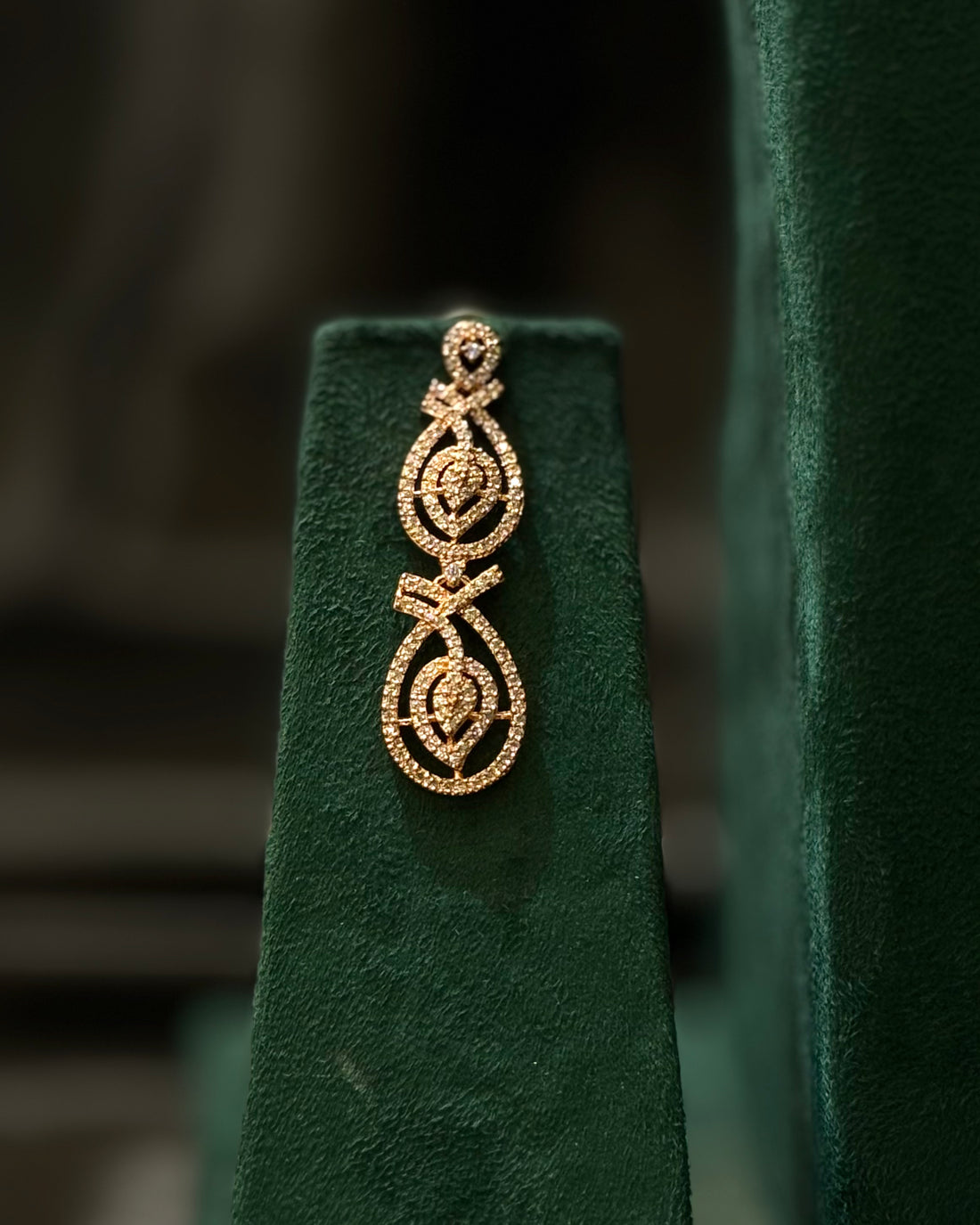 Rose Gold Finish Designer Necklace Set with Matching Earrings | L9689