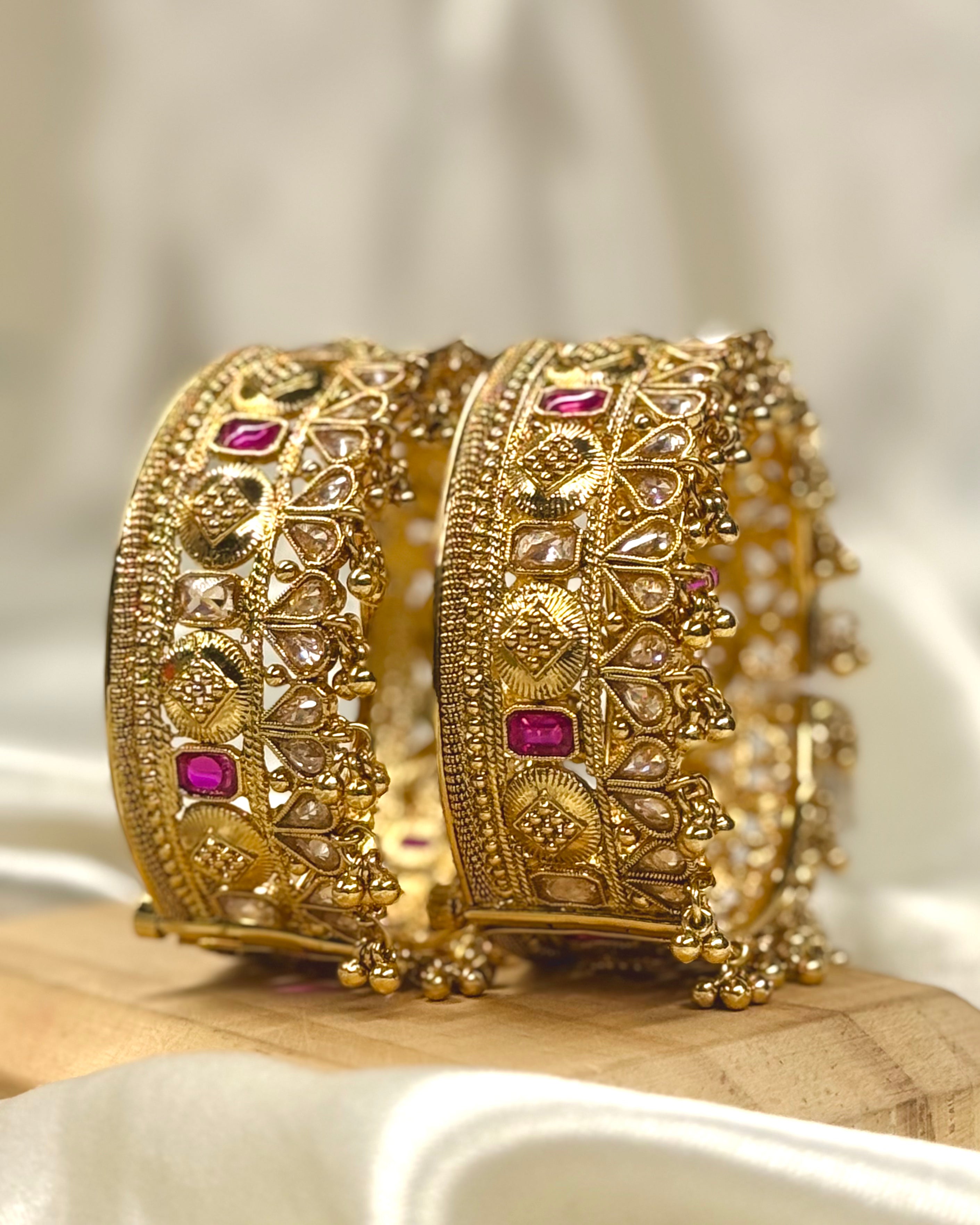 Traditional Gold-Tone Antique Bangle with Red Stone Detailing - 1 BANGLE | LV3049