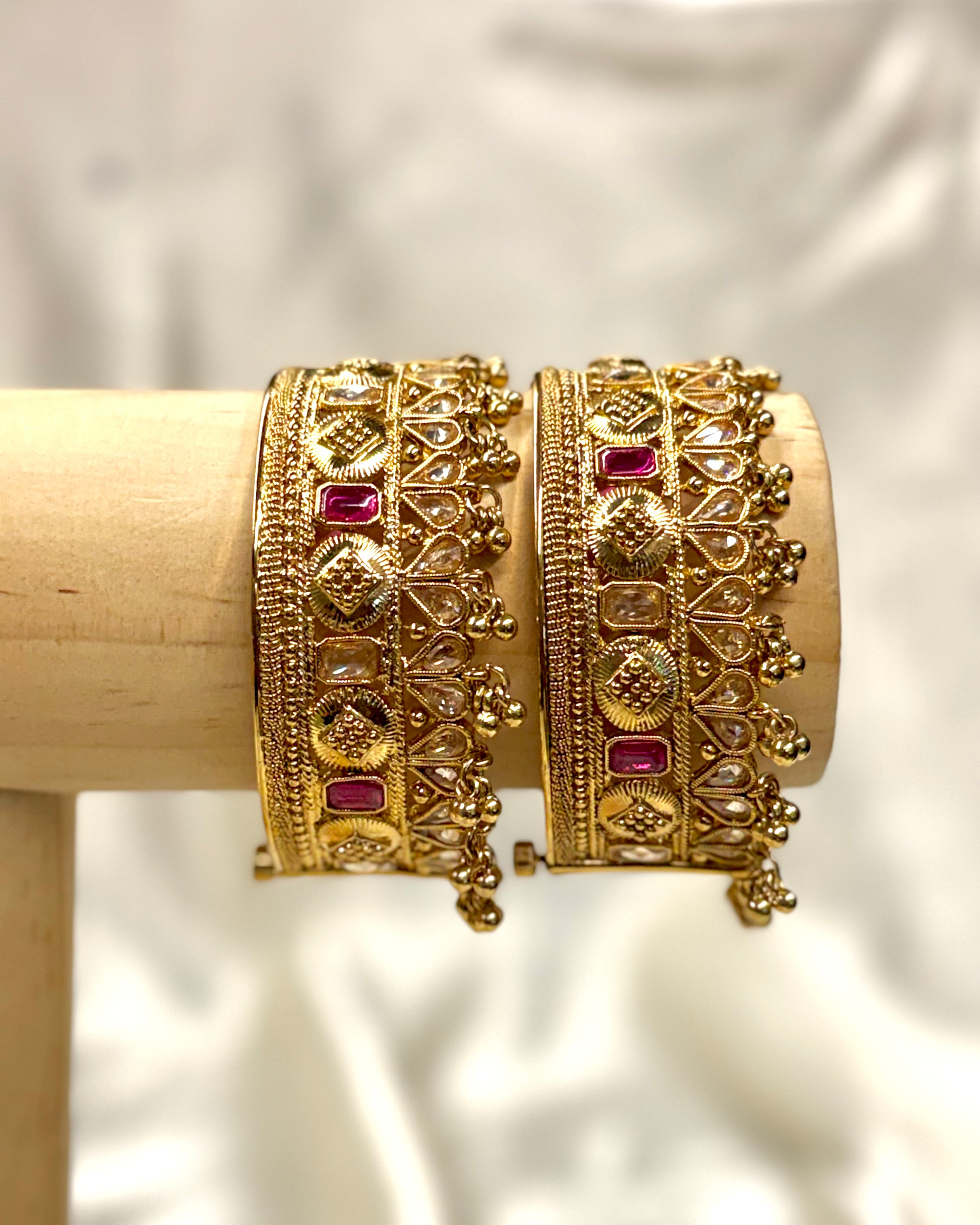 Traditional Gold-Tone Antique Bangle with Red Stone Detailing - 1 BANGLE | LV3049