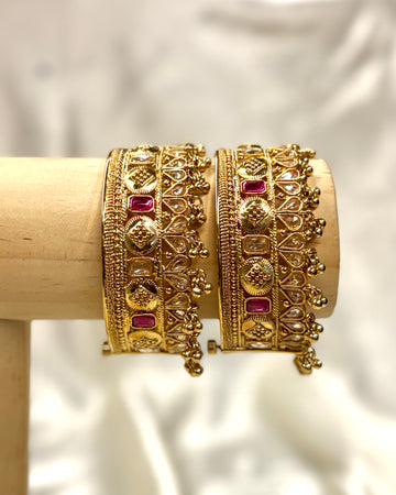 Traditional Gold-Tone Antique Bangle with Red Stone Detailing - 1 BANGLE | LV3049