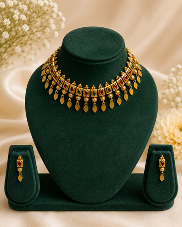 Antique Gold Rectangular Kemp Stone Elakkathali Choker Necklace Set with Leaf Drop Earrings | NKT151