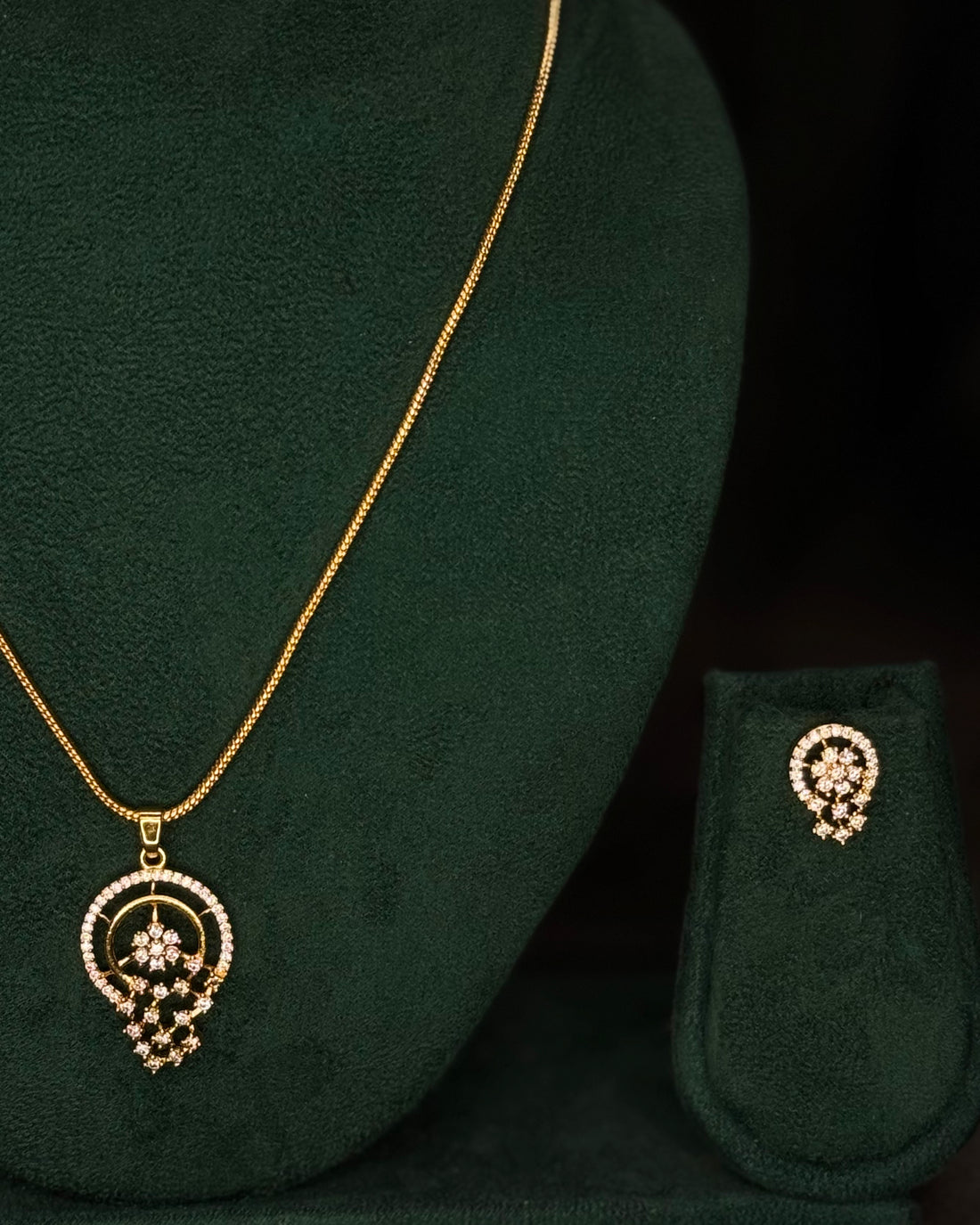 Elegant Rolled Gold Pendant Necklace Set with Matching Stone-Studded Earrings | PJV83