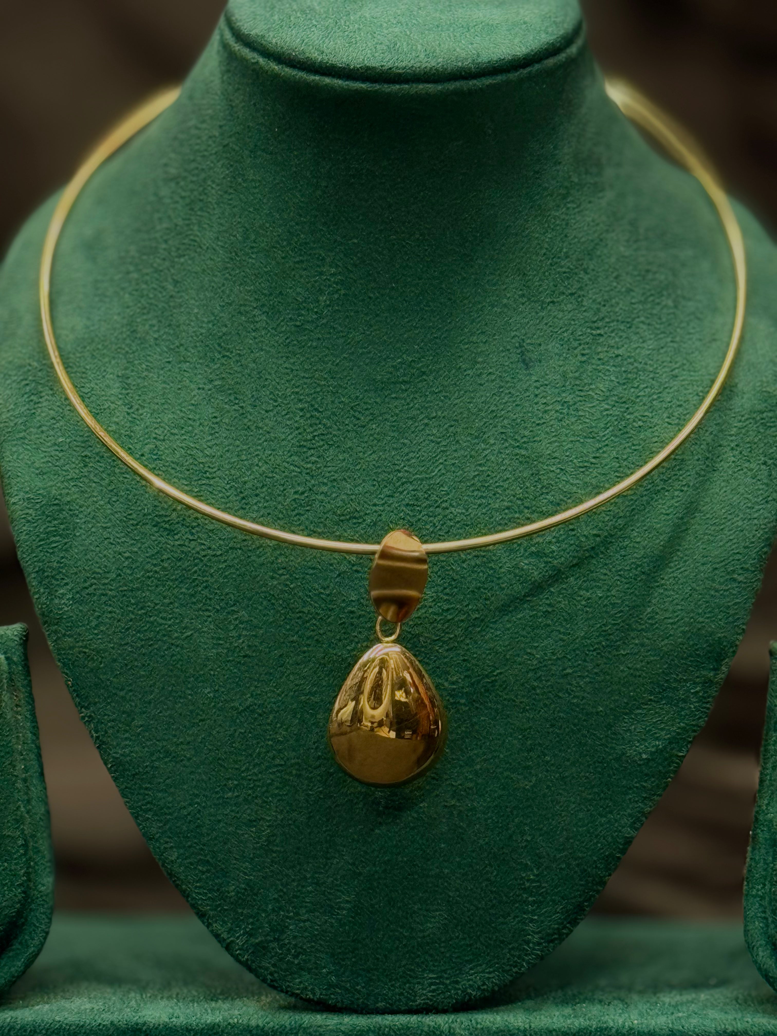 Gold Finish Pendant Necklace Set with Earrings | T302300878